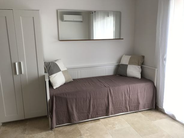 Imagen de la habitación del Hotel Le Devem de Mirapier. Foto 12