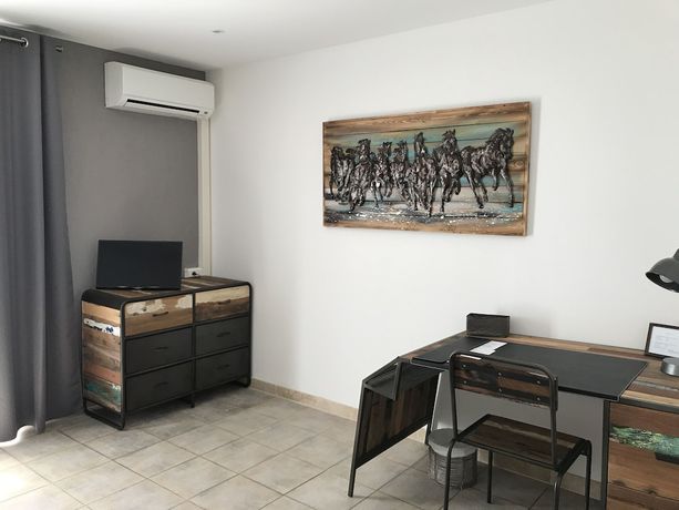 Imagen de la habitación del Hotel Le Devem de Mirapier. Foto 16