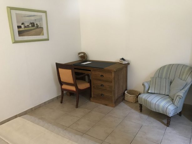 Imagen de la habitación del Hotel Le Devem de Mirapier. Foto 20