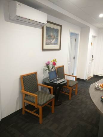 Imagen de los interiores del Hotel Le Deville. Foto 18