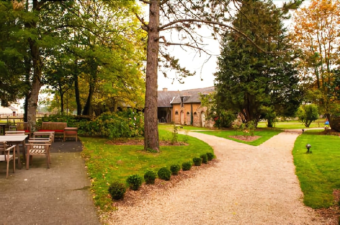 Imagen de los exteriores del Hotel Le Domaine De La Vall&eacute;e. Foto 10