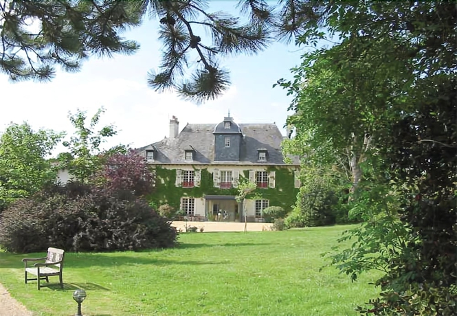 Imagen de los exteriores del Hotel Le Domaine De La Vall&eacute;e. Foto 13