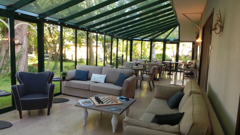 Imagen de los exteriores del Hotel Le Domaine De La Vall&eacute;e. Foto 16