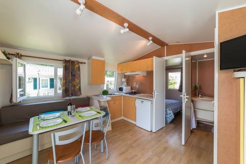 Imagen de la habitación del Hotel Le Domaine De Mesqueau. Foto 3