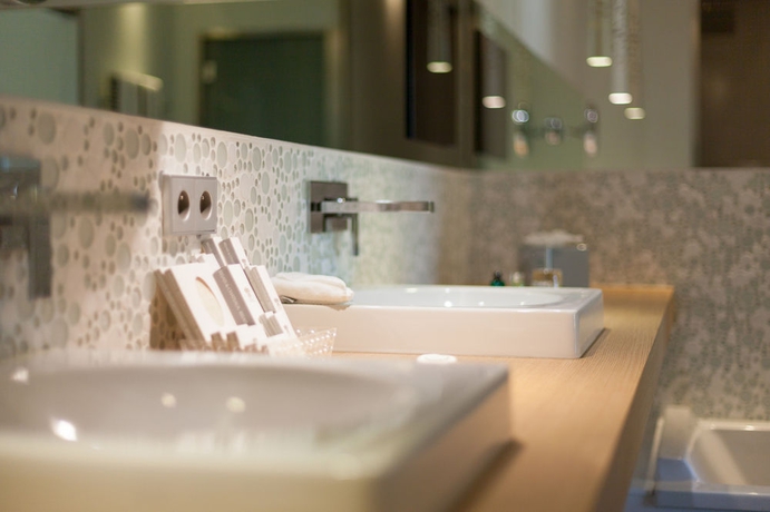 Imagen de la habitación del Hotel Le Domaine De Verchant Relais and Châteaux. Foto 7