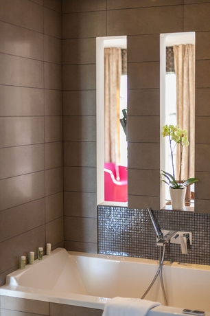 Imagen de la habitación del Hotel Le Domaine De Verchant Relais and Châteaux. Foto 9