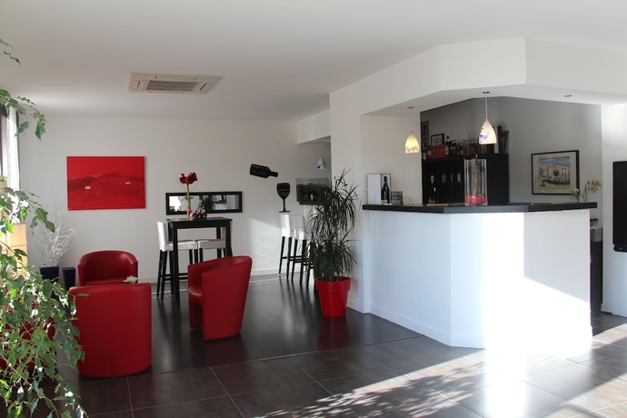 Imagen del bar/restaurante del Hotel Le Domaine Des Vignes. Foto 6