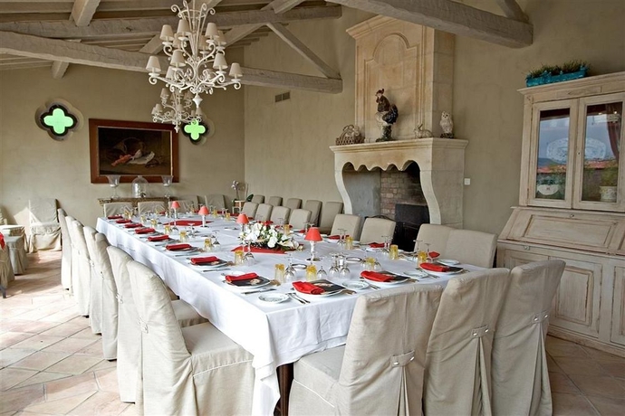 Imagen del bar/restaurante del Hotel Le Domaine Du Mas De Pierre. Foto 5