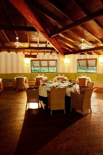 Imagen del bar/restaurante del Hotel Le Domaine de Lonvilliers. Foto 6