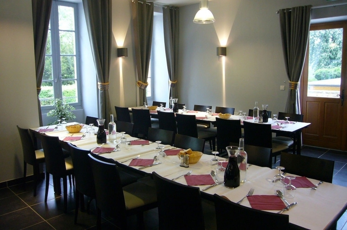 Imagen del bar/restaurante del Hotel Le Domaine de Pelvezy - Vacances ULVF. Foto 8