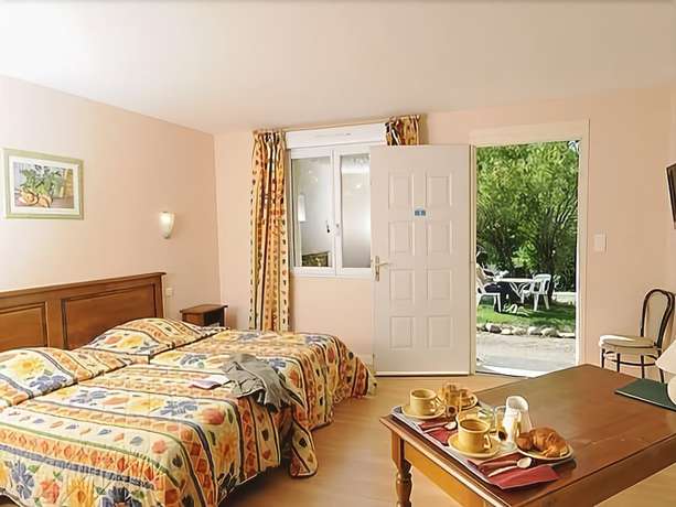 Imagen de la habitación del Hotel Le Domaine de Renaudet. Foto 8