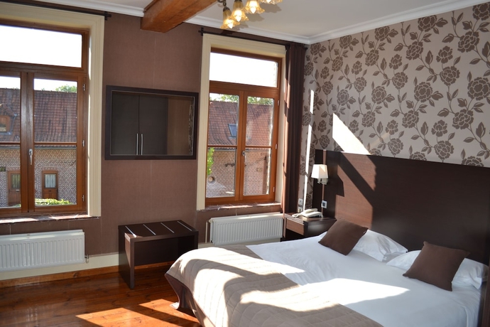 Imagen de la habitación del Hotel Le Domaine des Cigognes. Foto 11