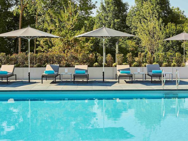 Imagen de la piscina del Hotel Le Domaine des Vanneaux Golf and Spa MGallery. Foto 20