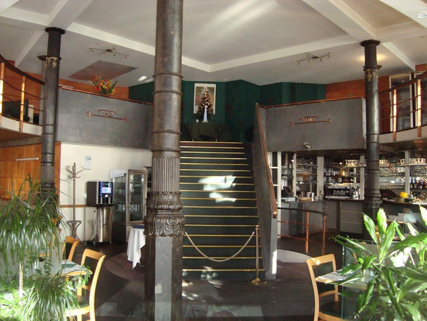 Imagen del bar/restaurante del Hotel Le Dome. Foto 4