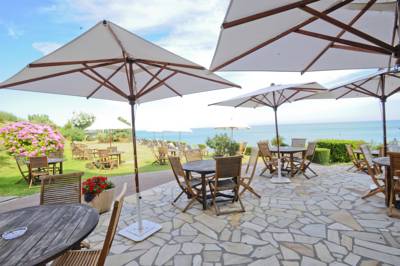 Imagen del bar/restaurante del Hotel Le Dormy House. Foto 2