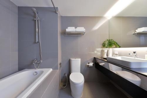 Imagen de la habitación del Hotel Le D'tel Bangkok. Foto 10