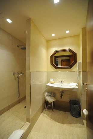 Imagen de la habitación del Hotel Le Due Fontane. Foto 9