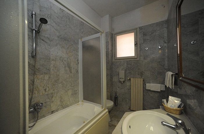 Imagen de la habitación del Hotel Le Due Fontane. Foto 16