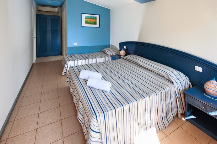 Imagen de la habitación del Hotel Le Dune Beach Club. Foto 3