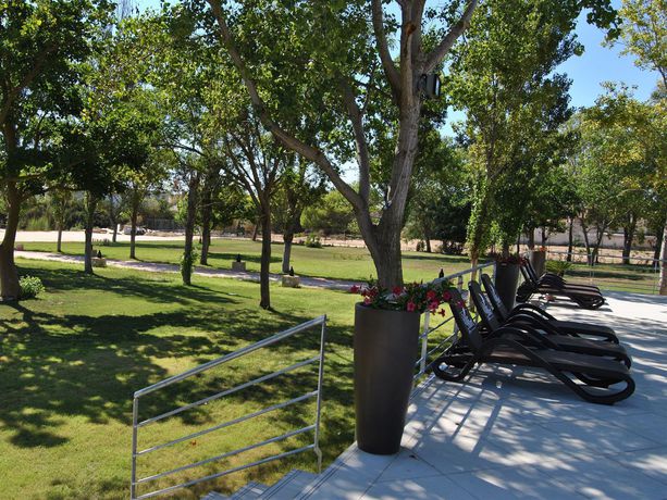 Imagen de los exteriores del Hotel Le Dune Resort. Foto 10