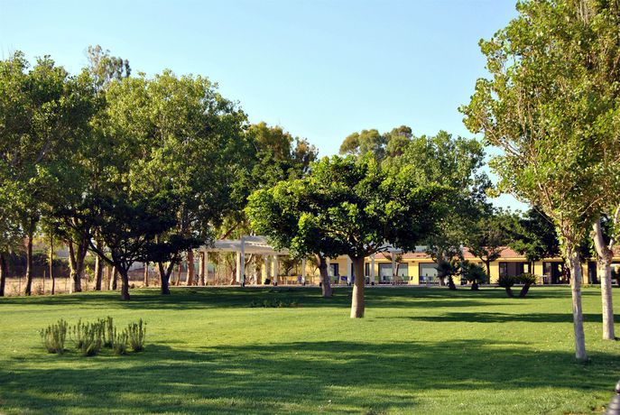 Imagen del bar/restaurante del Hotel Le Dune Resort. Foto 5