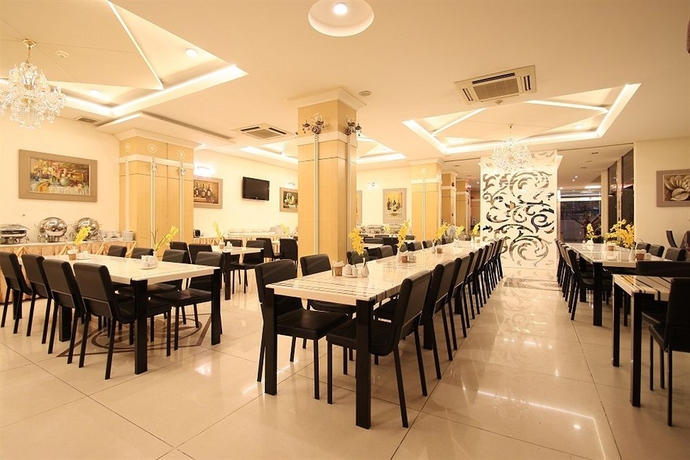 Imagen del bar/restaurante del Hotel Le Duy. Foto 4