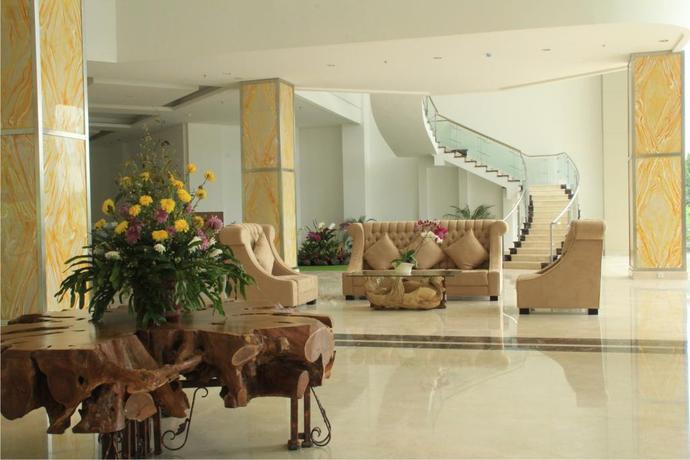 Imagen general del Hotel Le Eminence Convention and Resort Ciloto - Puncak. Foto 8