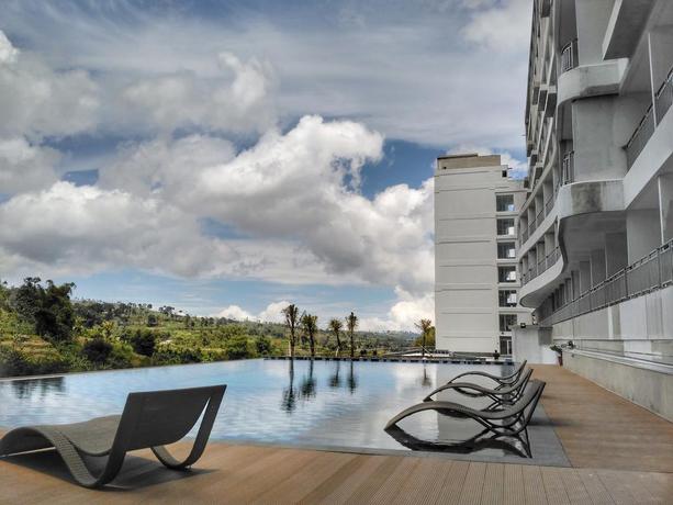 Imagen general del Hotel Le Eminence Convention and Resort Ciloto - Puncak. Foto 9