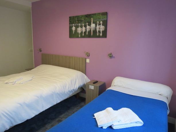 Imagen de la habitación del Hotel Le Faisan, Saint-Avertin. Foto 12
