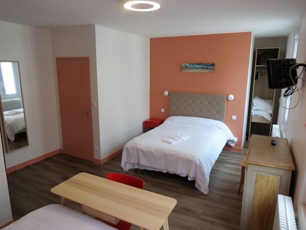 Imagen de la habitación del Hotel Le Faisan, Saint-Avertin. Foto 16