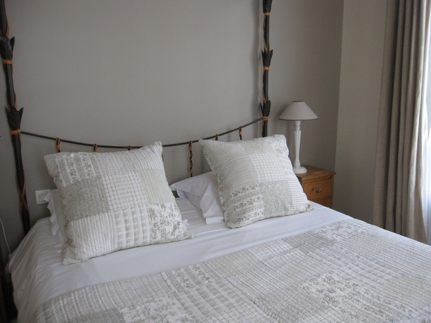 Imagen de la habitación del Hotel Le Fer à Cheval, Trouville-Sur-Mer. Foto 6