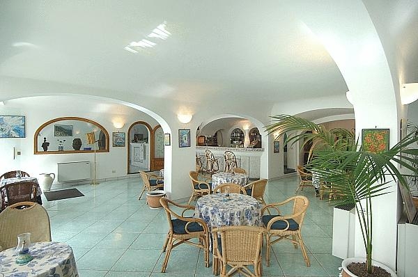 Imagen de los interiores del Hotel Le Fioriere. Foto 5