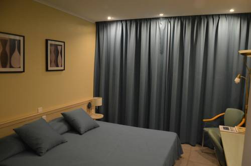 Imagen de la habitación del Hotel Le Fleurance. Foto 10