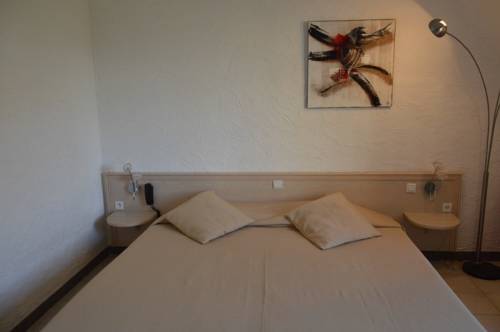 Imagen de la habitación del Hotel Le Fleurance. Foto 13