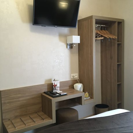 Imagen de la habitación del Hotel Le Florence. Foto 16