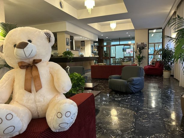 Imagen de los interiores del Hotel Le Focette Dell\'Orso. Foto 8