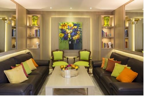 Imagen general del Hotel Le Fouquet's. Foto 2