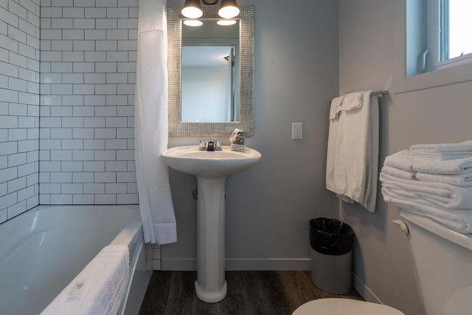 Imagen de la habitación del Hotel Le Fraser Motel. Foto 13