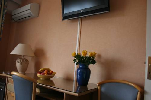 Imagen de la habitación del Hotel Le Gabian. Foto 3