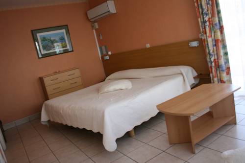 Imagen de la habitación del Hotel Le Gabian. Foto 12