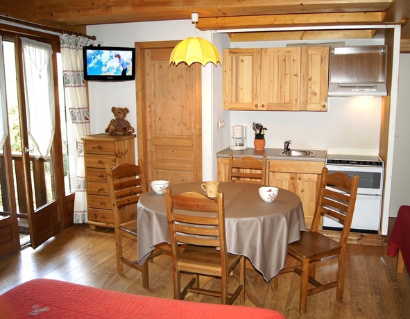 Imagen de la habitación del Hotel Le Gai Soleil. Foto 7