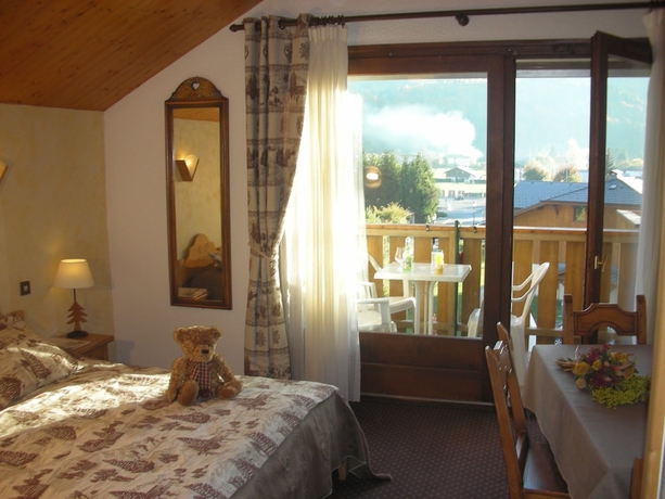 Imagen de la habitación del Hotel Le Gai Soleil. Foto 9