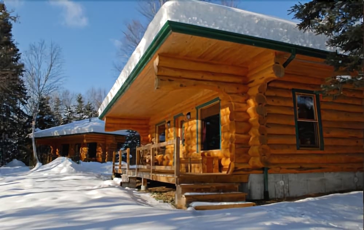 Imagen de los exteriores del Hotel Le Gen&eacute;vrier, Baie-Saint-Paul. Foto 19