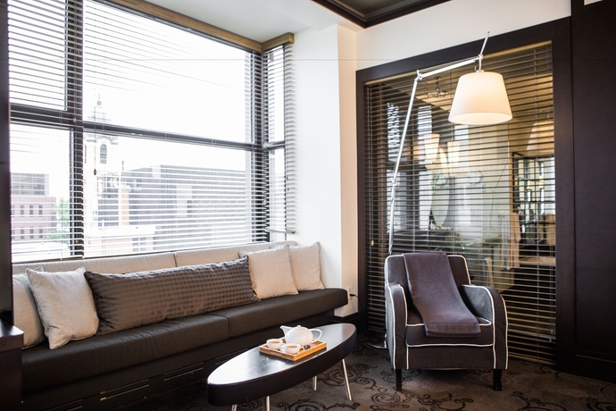 Imagen de la habitación del Hotel Le Germain Québec. Foto 8