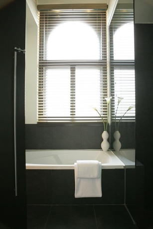 Imagen de la habitación del Hotel Le Germain Québec. Foto 16