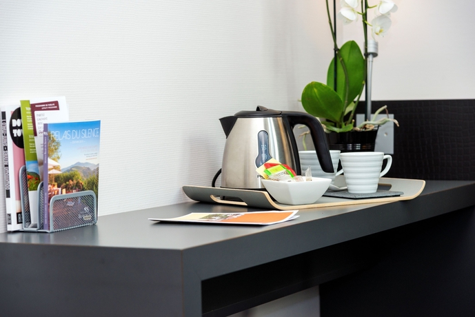 Imagen de la habitación del Hotel Le Germinal. Foto 12