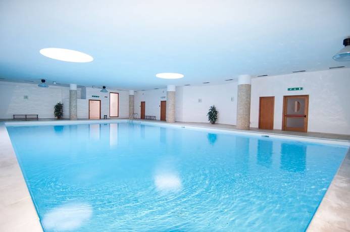 Imagen de la piscina del Hotel Le Ginestre Family Wellness. Foto 20