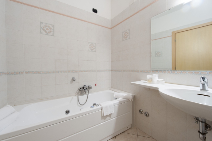 Imagen de la habitación del Hotel Le Ginestre, Roccacasale. Foto 7