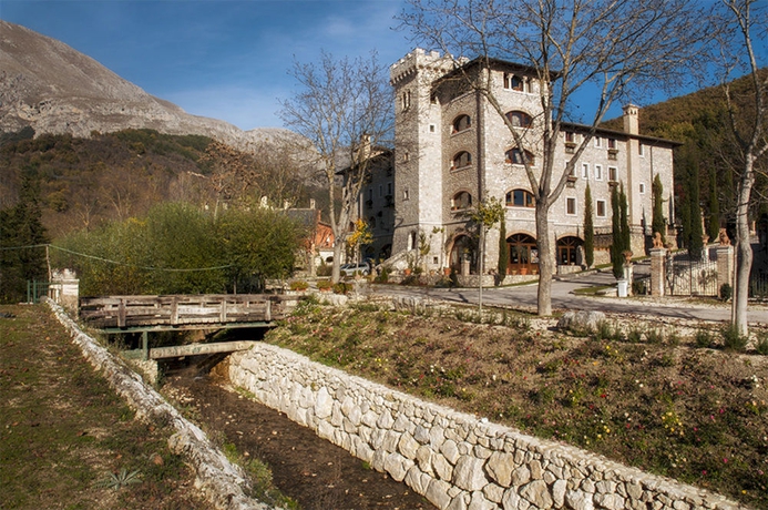 Imagen de los exteriores del Hotel Le Gole. Foto 7