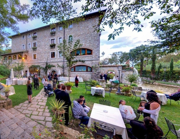 Imagen de los exteriores del Hotel Le Gole. Foto 10